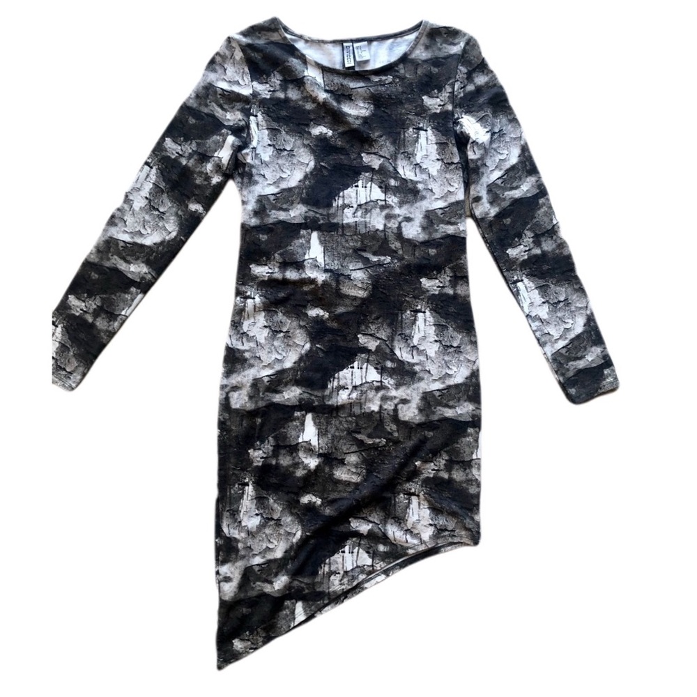 NWOT H&M Divided Long Sleeve Asymmetrical Dress
